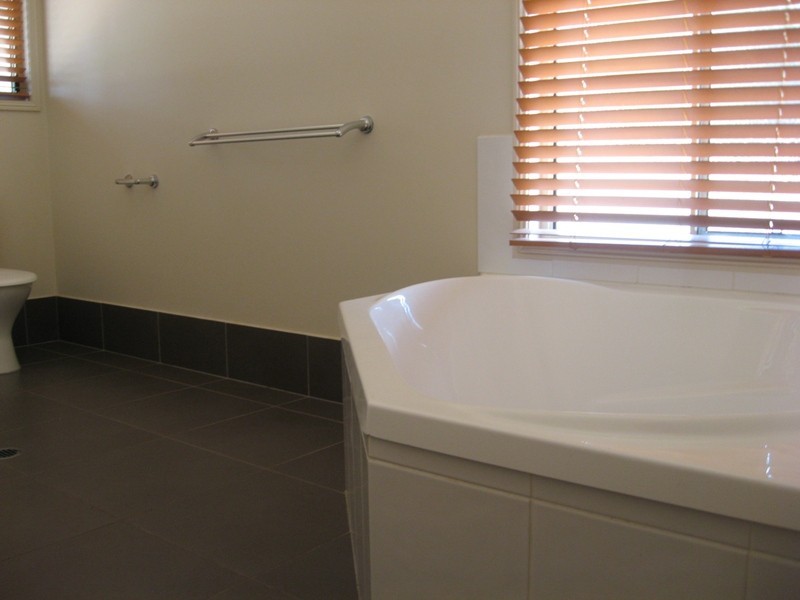 11 Davidson Ct, Chinchilla QLD 4413