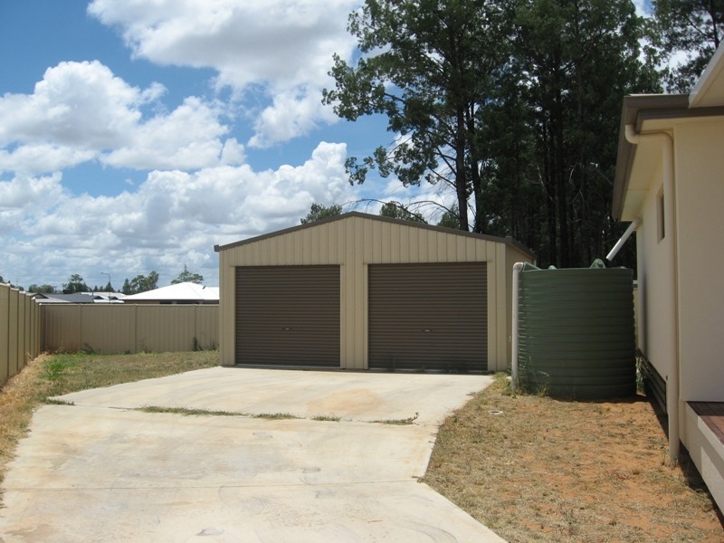 11 Davidson Ct, Chinchilla QLD 4413