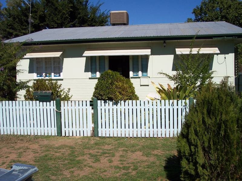 6 GRAHAM, Chinchilla QLD 4413