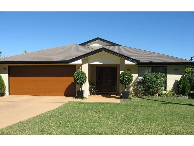 98 Rodger Street, Chinchilla QLD 4413