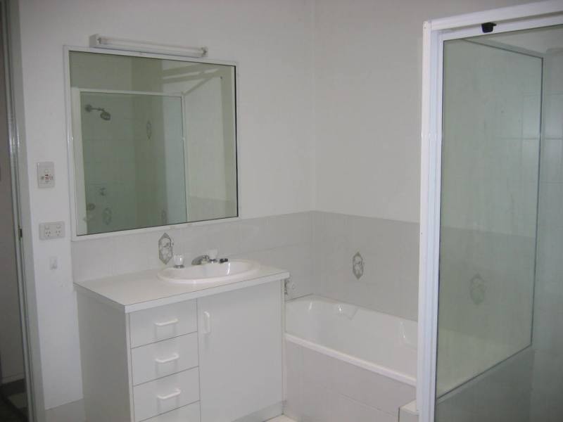 2/72 WAMBO STREET, Chinchilla QLD 4413