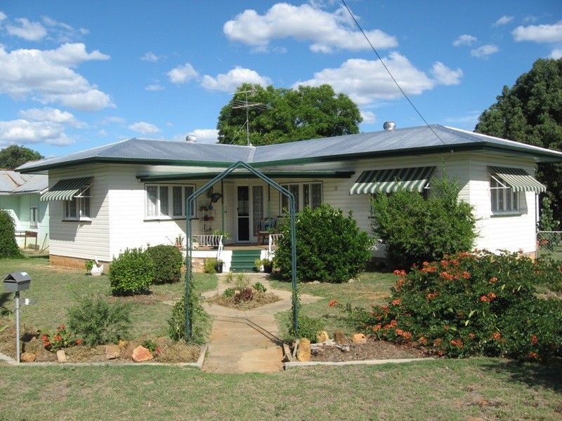 2 Little, Chinchilla QLD 4413