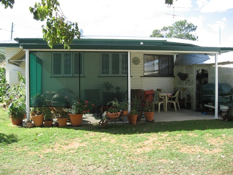 2 Little, Chinchilla QLD 4413