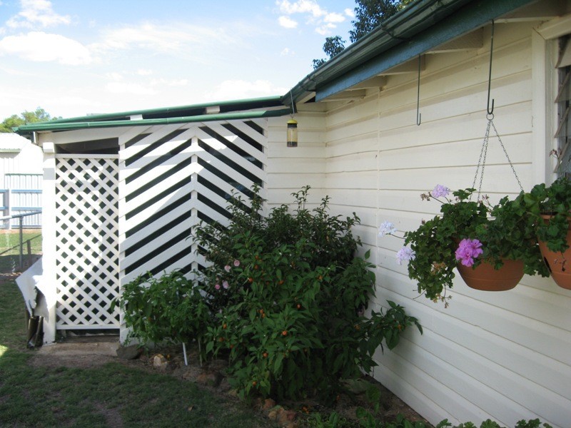 2 Little, Chinchilla QLD 4413