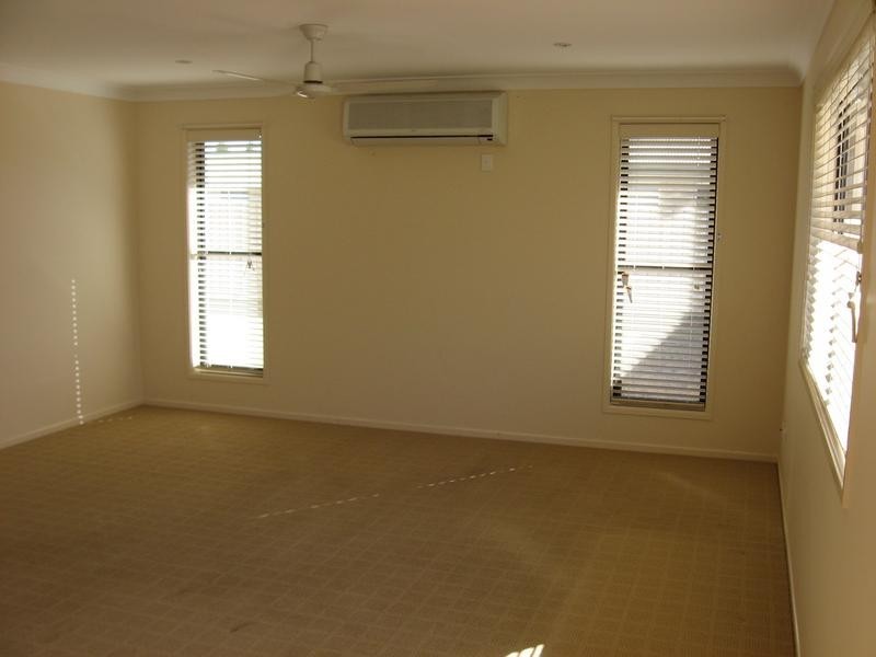 1/2 Keating, Chinchilla QLD 4413