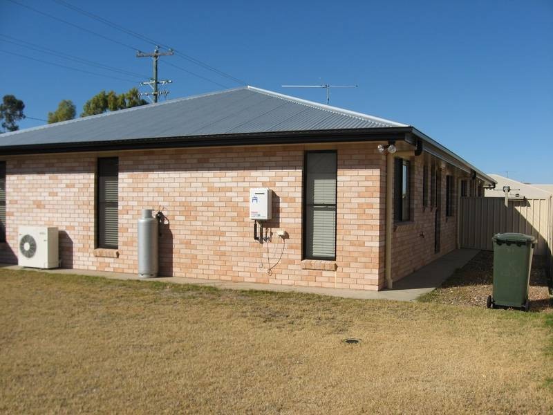 1/2 Keating, Chinchilla QLD 4413