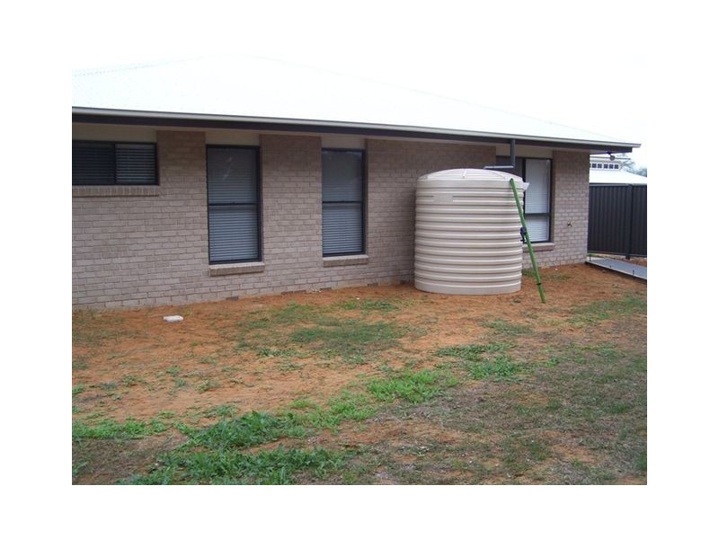 51 Sommerfeld Cres, Chinchilla QLD 4413