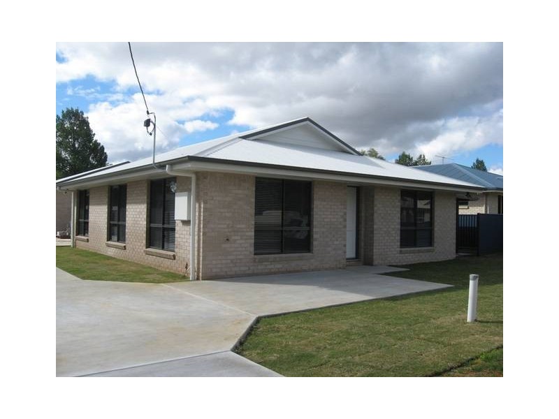 2/3 Davidson Court, Chinchilla QLD 4413