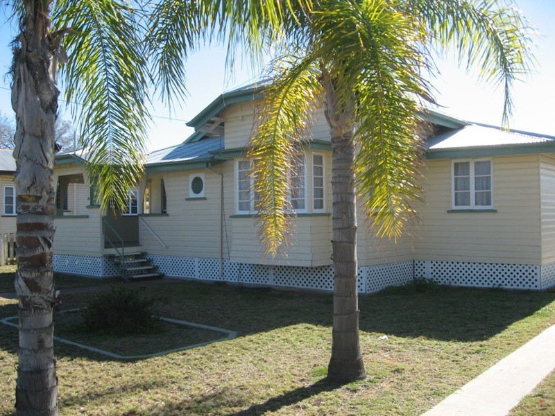 85 Middle Street, Chinchilla QLD 4413