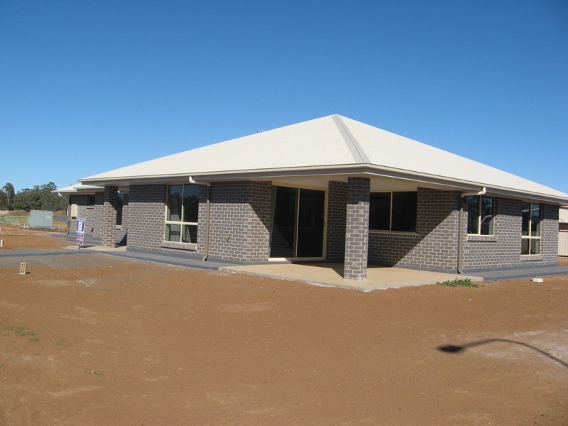 1 Irwin Street, Chinchilla QLD 4413