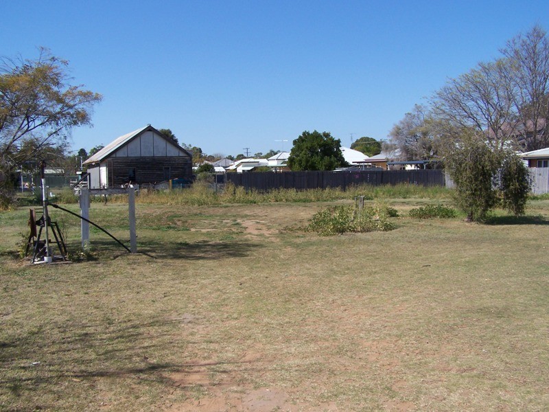 16 Canaga Street, Chinchilla QLD 4413