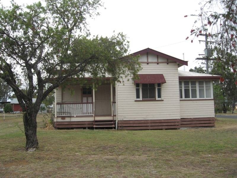 34 Hypatia Street, Chinchilla QLD 4413