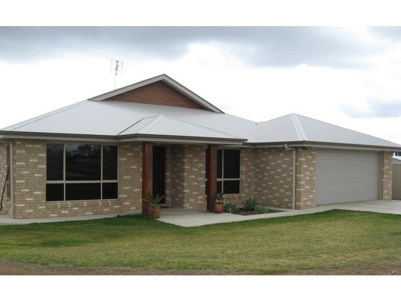 9 McKenzie Street, Chinchilla QLD 4413