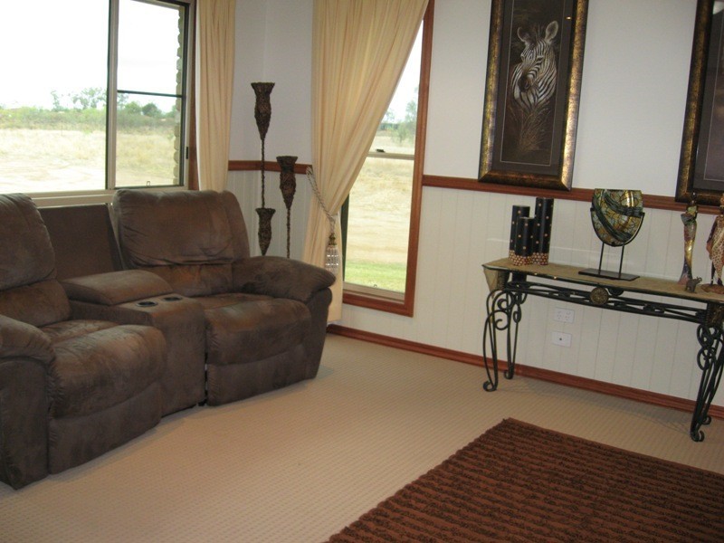 9 McKenzie Street, Chinchilla QLD 4413