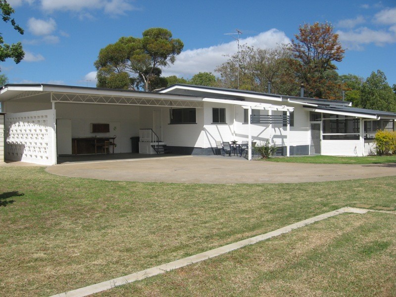 31 Mackie Street, Chinchilla QLD 4413