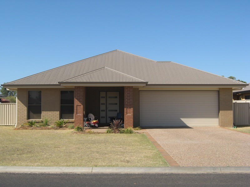 29 Sommerfeld Crescent, Chinchilla QLD 4413