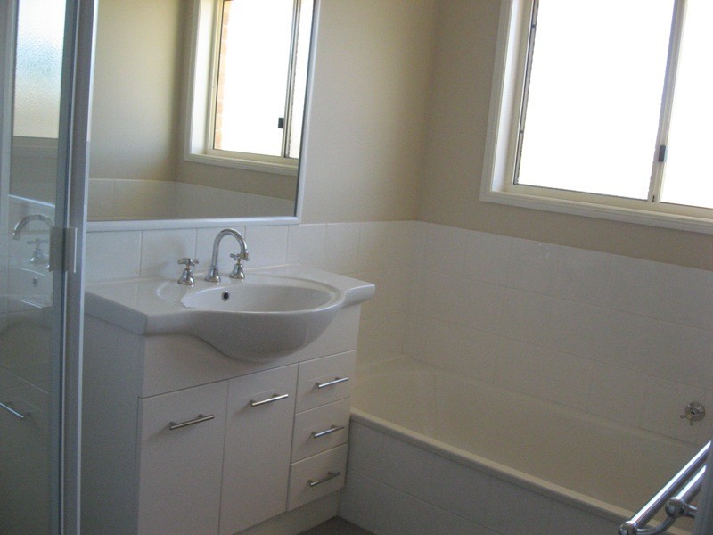 B/3 Foster Street, Chinchilla QLD 4413