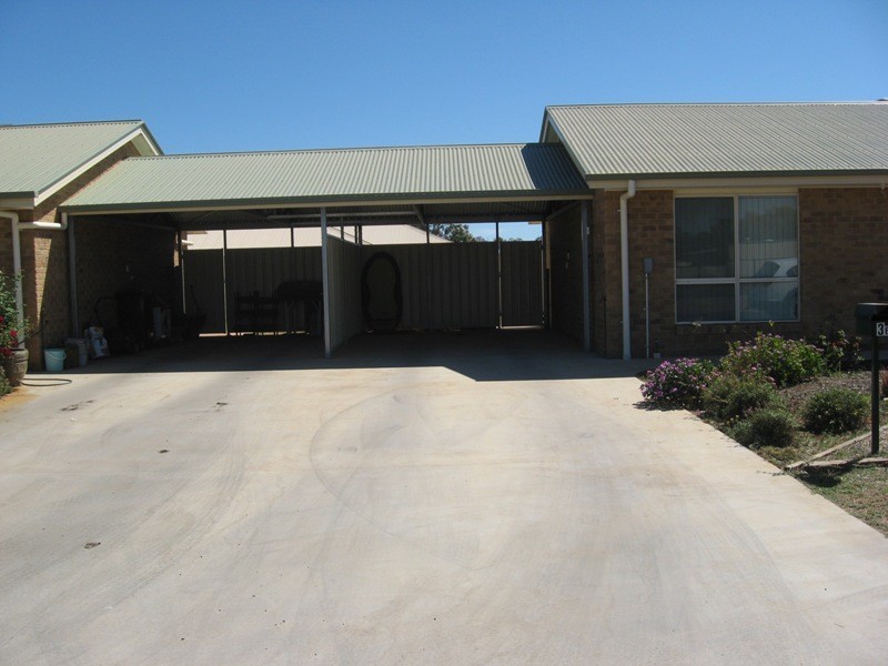 B/3 Foster Street, Chinchilla QLD 4413