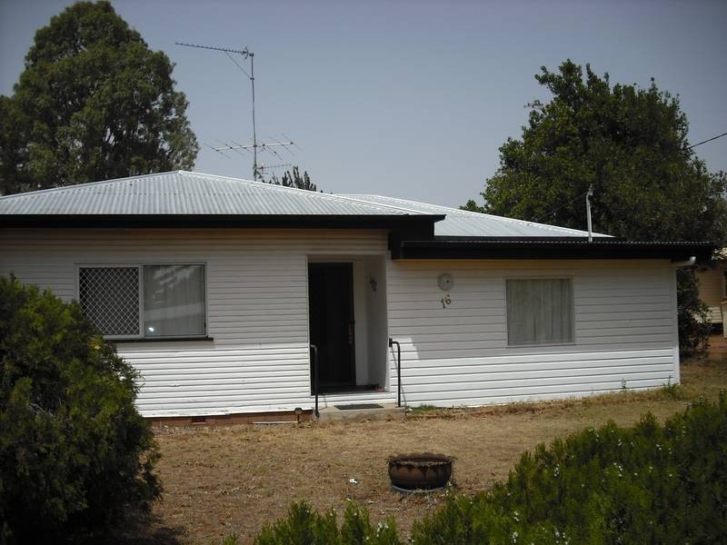 16 Barber Street, Chinchilla QLD 4413