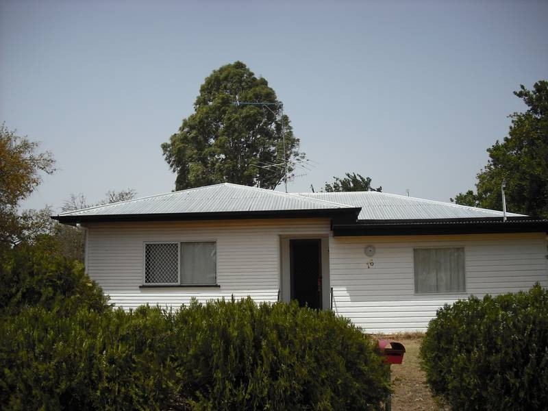 16 Barber Street, Chinchilla QLD 4413