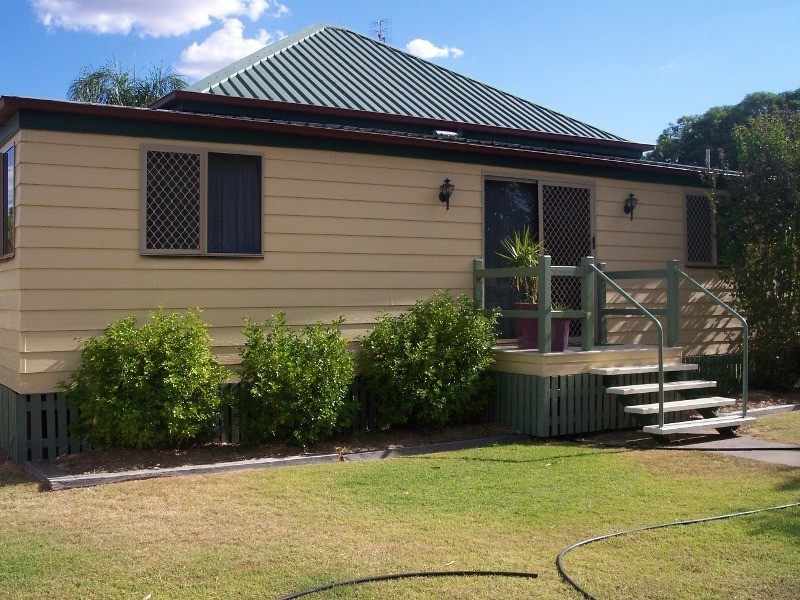60 Bell Street, Chinchilla QLD 4413