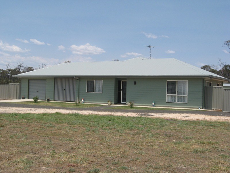 100 Ainsworth Street, Chinchilla QLD 4413