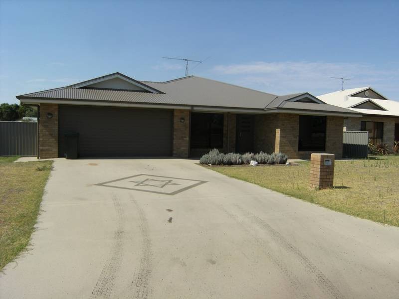 19 Sommerfeld Crescent, Chinchilla QLD 4413