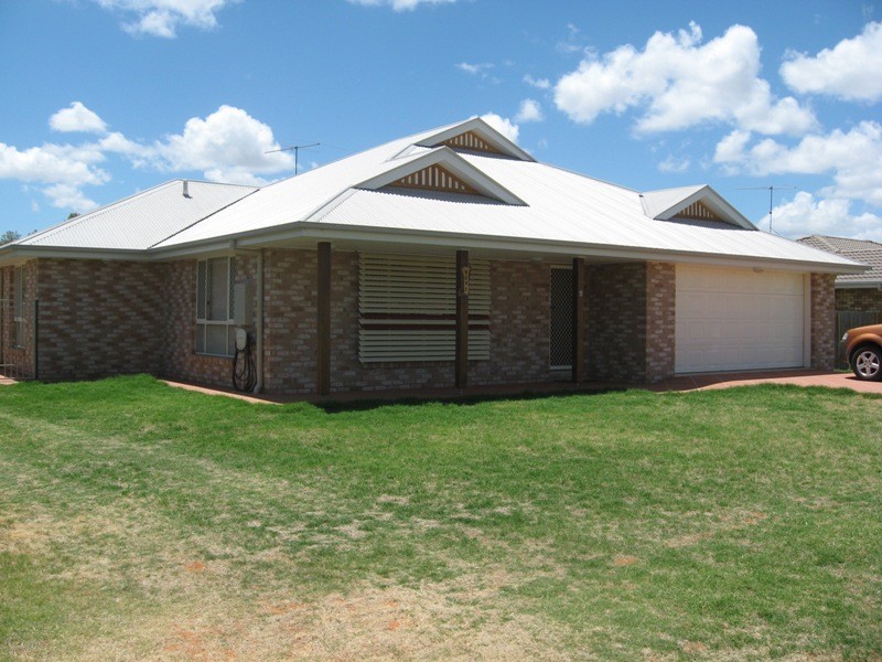 4 Back Ave, Chinchilla QLD 4413