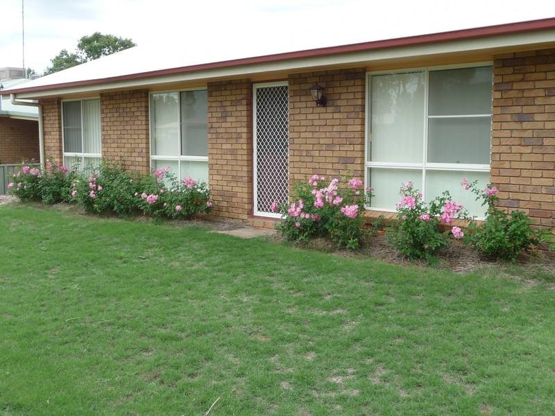 10 McIntyre Street, Chinchilla QLD 4413