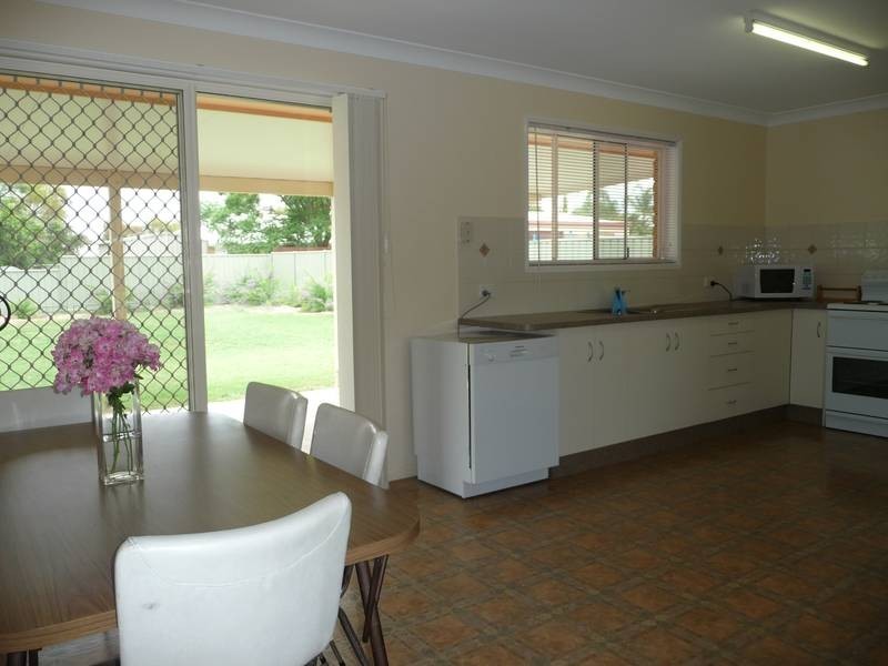 10 McIntyre Street, Chinchilla QLD 4413