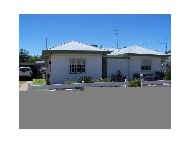 17 Evans Street, Chinchilla QLD 4413