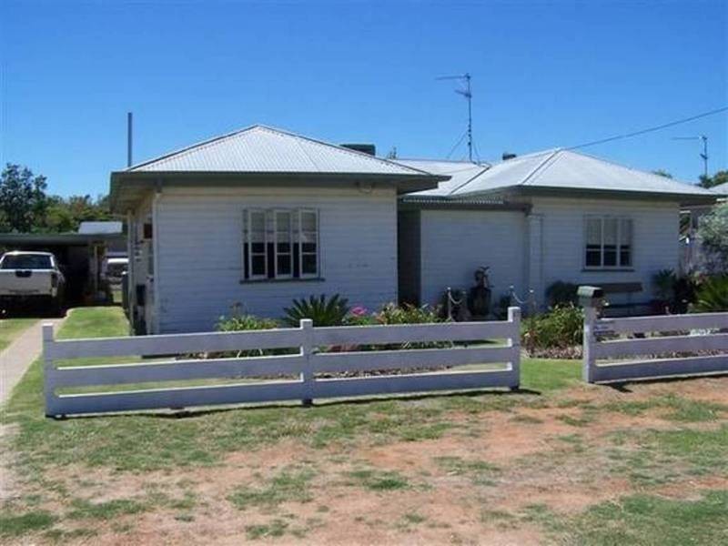 17 Evans Street, Chinchilla QLD 4413