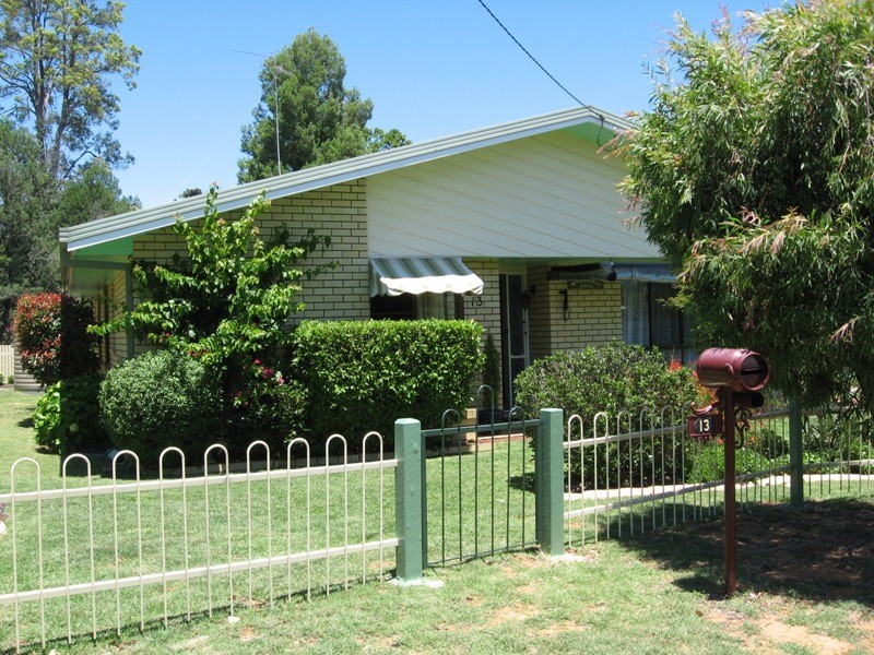 13 Warren Street, Chinchilla QLD 4413