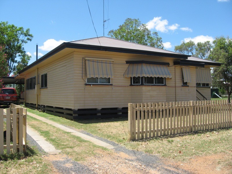 2 Wambo Street, Chinchilla QLD 4413