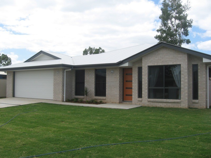 9 Skewis Street, Chinchilla QLD 4413