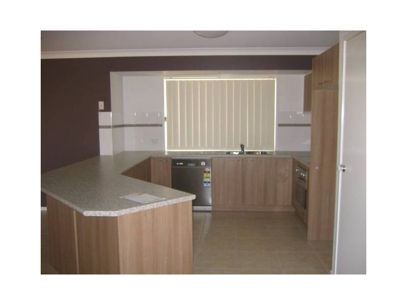 8 Back Avenue, Chinchilla QLD 4413