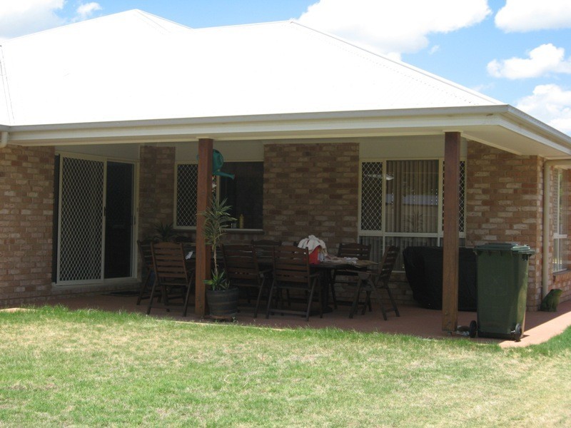 4 Back Ave, Chinchilla QLD 4413