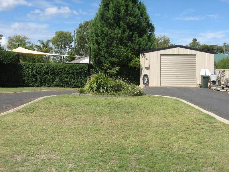 98 Rodger Street, Chinchilla QLD 4413