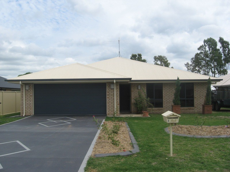 7 Back Ave, Chinchilla QLD 4413