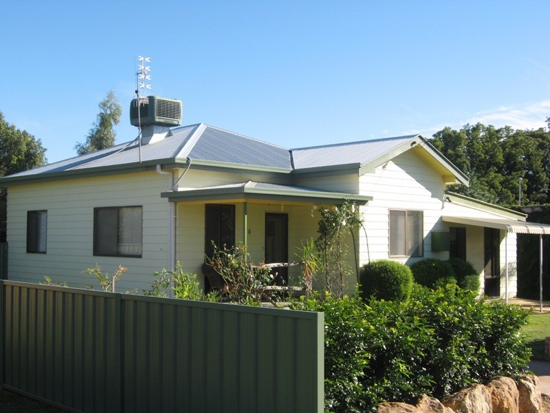 6 Atkins Street, Chinchilla QLD 4413