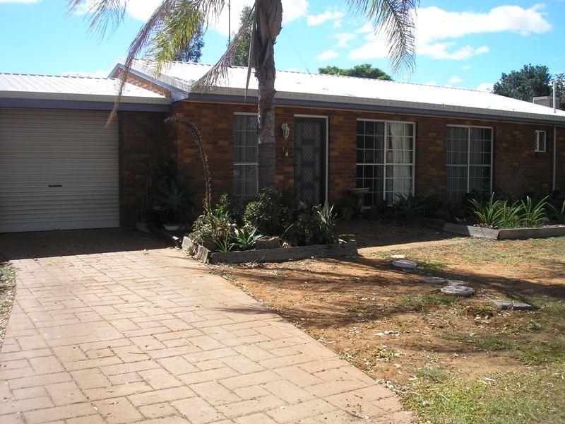 25 Zeller Street, Chinchilla QLD 4413