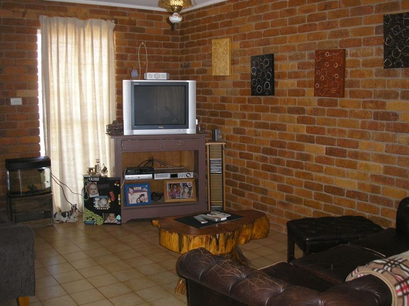 25 Zeller Street, Chinchilla QLD 4413