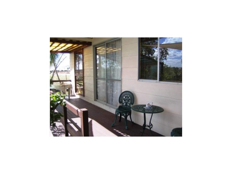 2 Porter Street, Tara QLD 4421