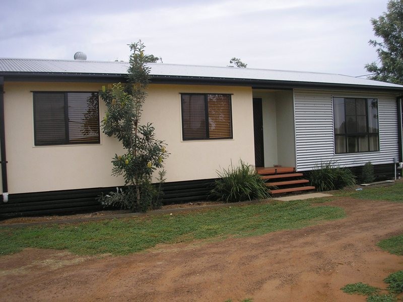 48 Windmill Road, Chinchilla QLD 4413