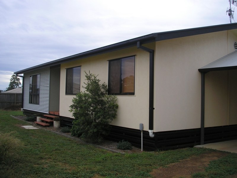 48 Windmill Road, Chinchilla QLD 4413