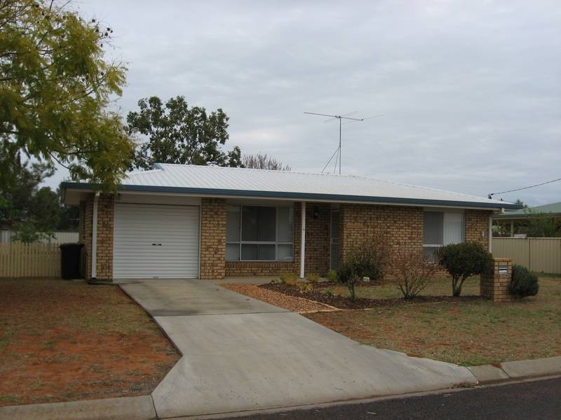 16 McIntyre Street, Chinchilla QLD 4413