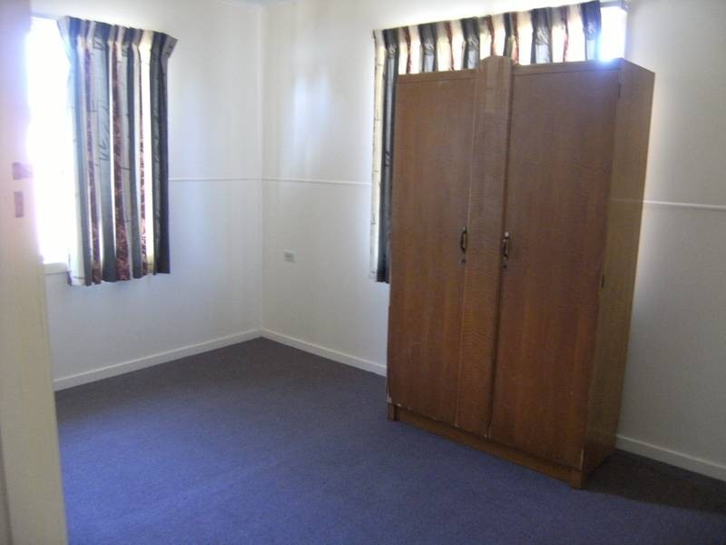 2/11 Covington Street, Chinchilla QLD 4413