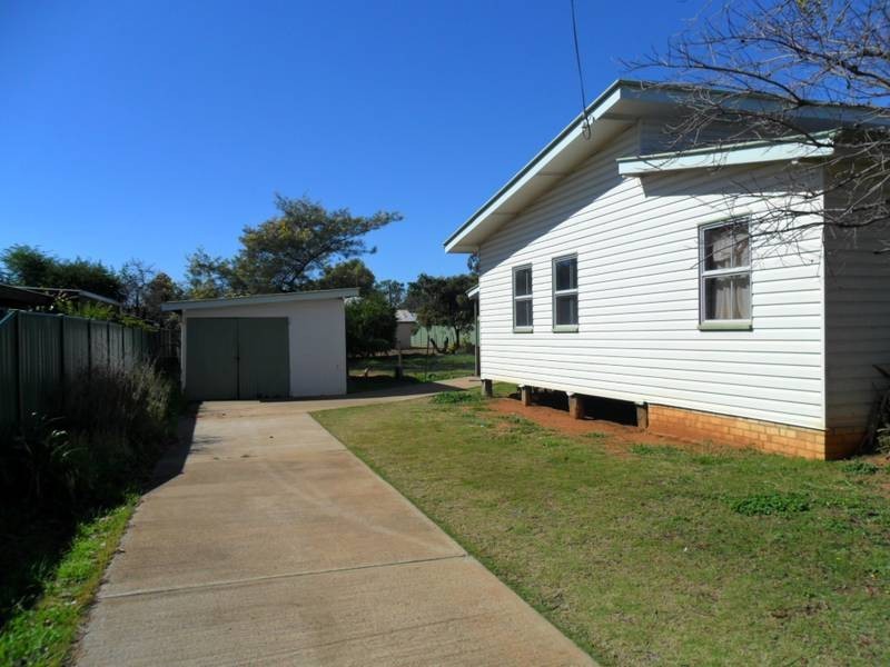 9 Evans Street, Chinchilla QLD 4413