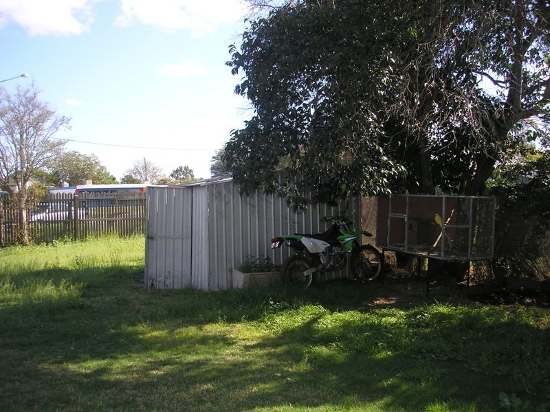 16 Reid Street, Chinchilla QLD 4413