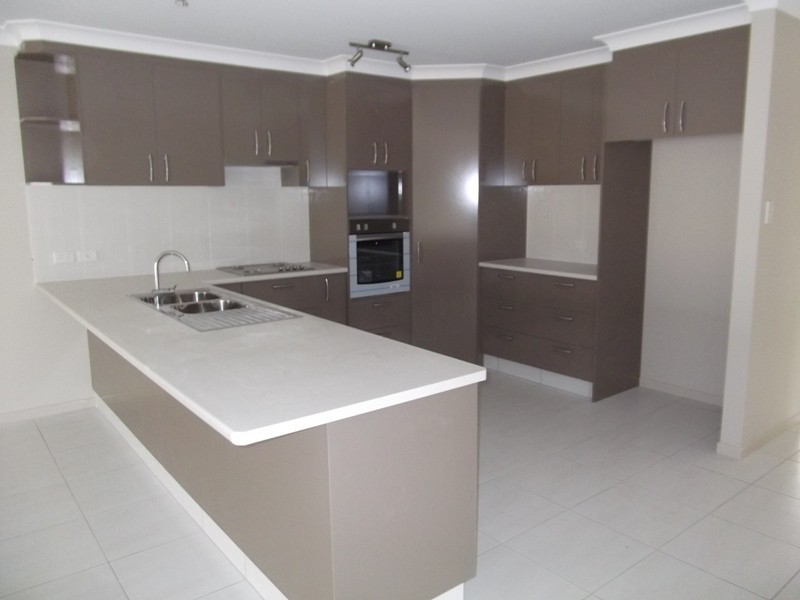 1 & 2/20 Blanchard Street, Chinchilla QLD 4413